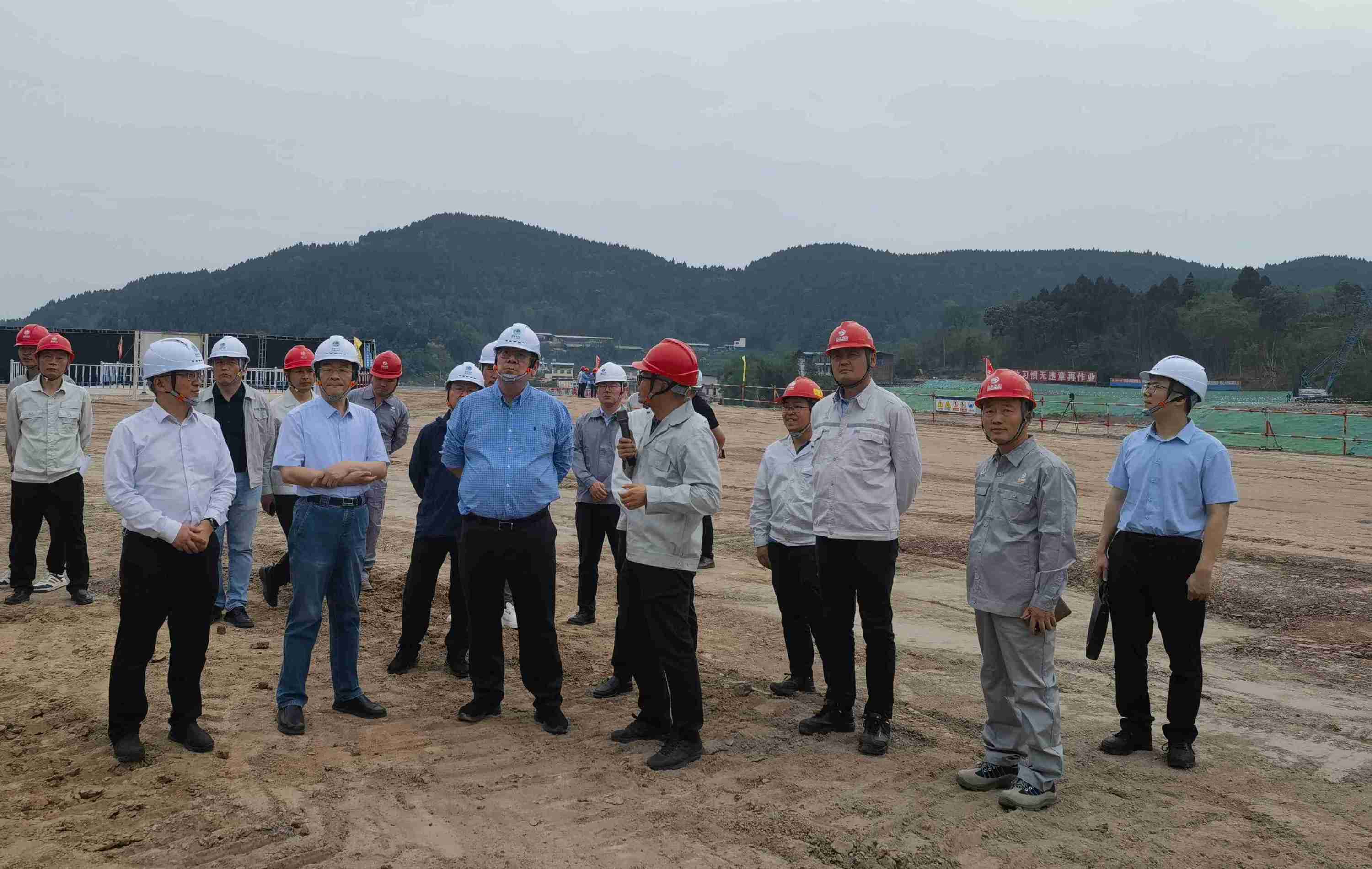 國家電網公司孟慶強總工程師蒞臨川渝特高壓交流工程調研指導工作
