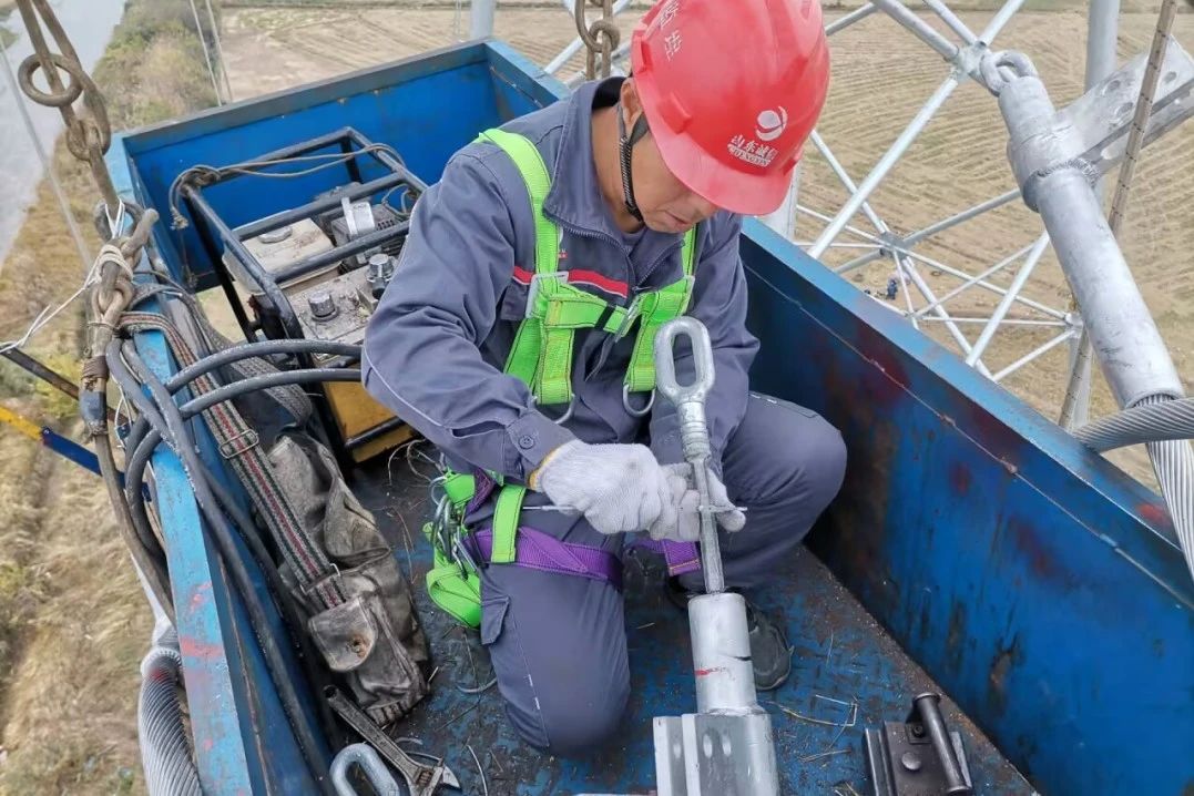 武漢~南昌雙回1000千伏線路工程全線貫通 武漢~南昌雙回1000千伏線路工程全線貫通