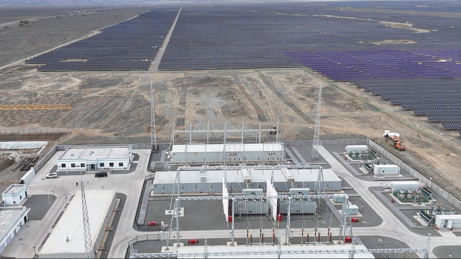 新疆達坂城50萬千瓦光伏項目全容量并網發電 新疆達坂城50萬千瓦光伏項目全容量并網發電